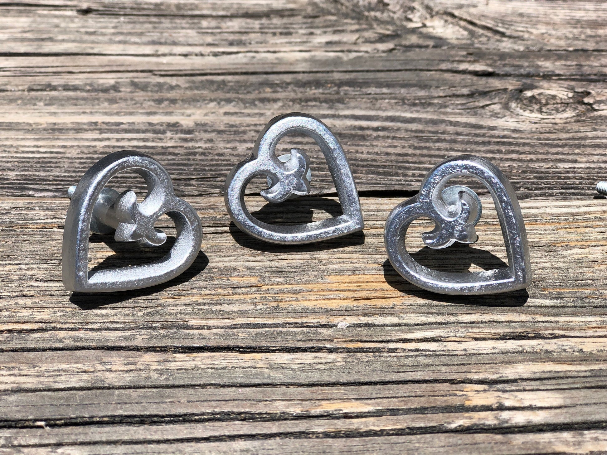 Heart metal Knobs/Metal Knobs/Heart Knobs/Shabby chic knobs/Metal Cabinet Knob/Drawer Pulls Drawer Knobs Cabinet Knobs