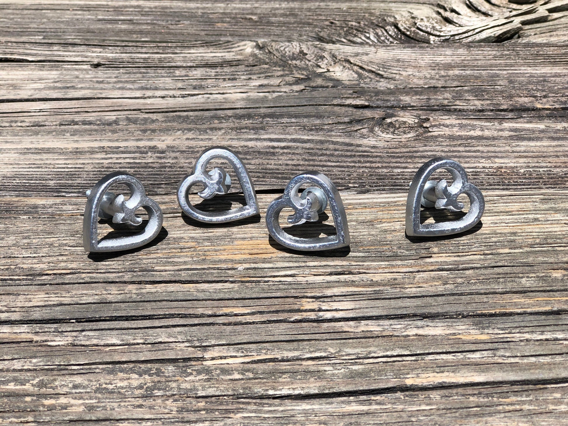 Heart metal Knobs/Metal Knobs/Heart Knobs/Shabby chic knobs/Metal Cabinet Knob/Drawer Pulls Drawer Knobs Cabinet Knobs