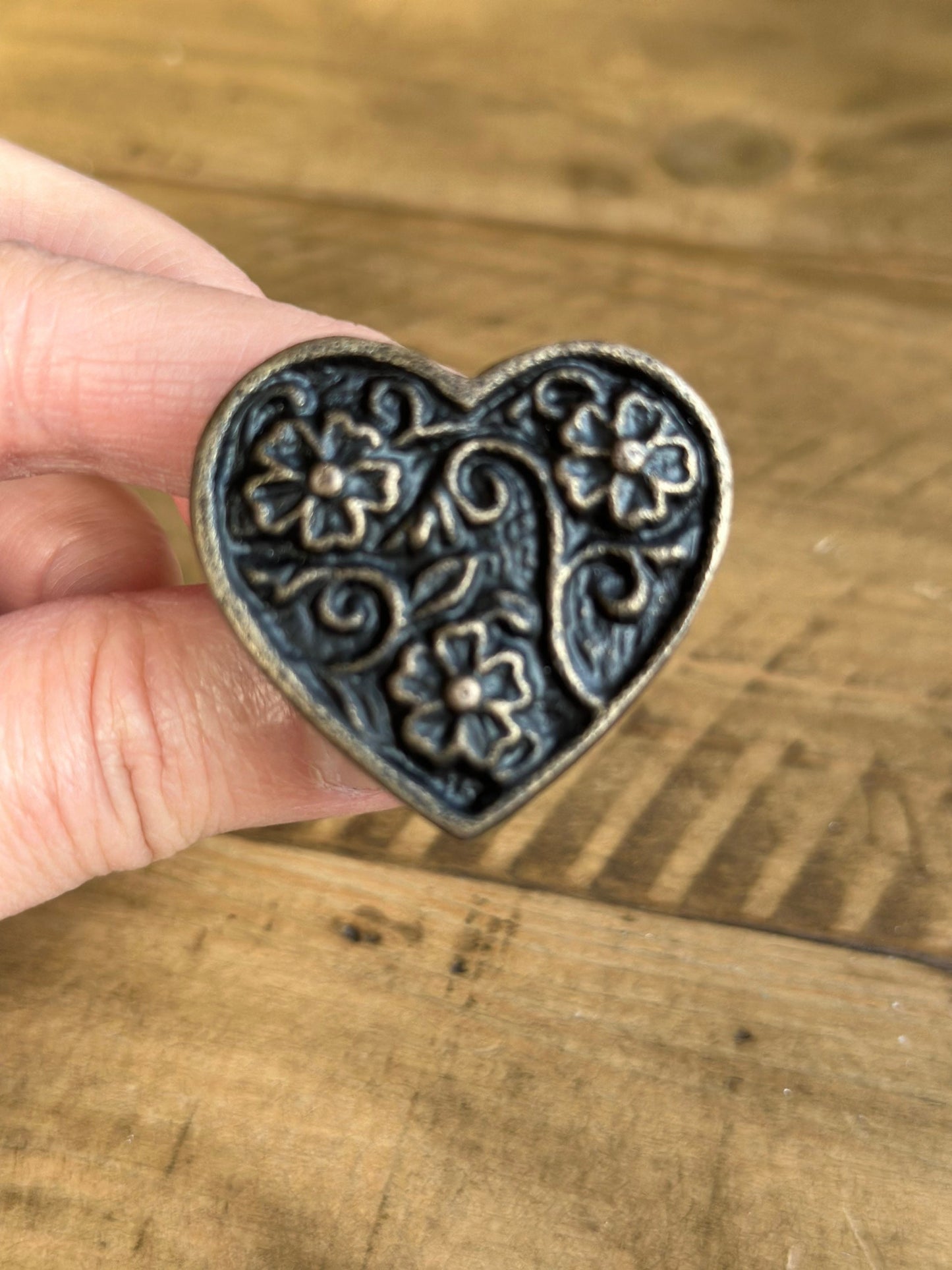 Sale/Heart Metal Cabinet Knob/Metal hand knob/Heart knob/PICK COLOR heart knob/Metal Bronze Knob Dresser Cabinet Drawer Pull/