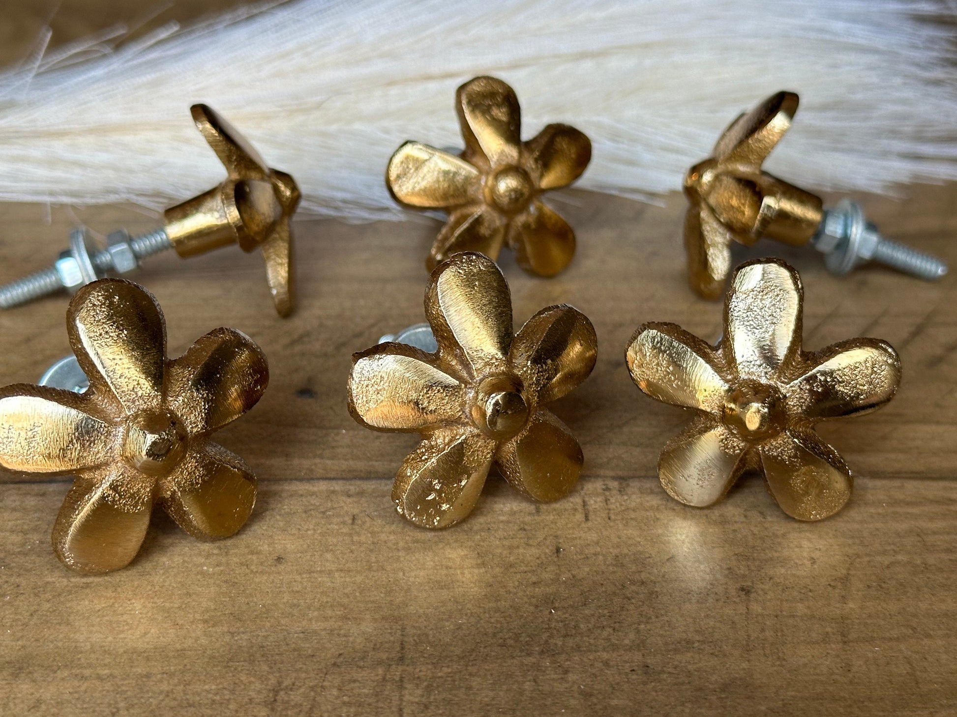 Gold Daisy metal Knob /pick color/Drawer or Desk Knobs / Dresser Drawer Pulls / Distressed White Knobs / Shabby Chic Style/Cabinet Handles