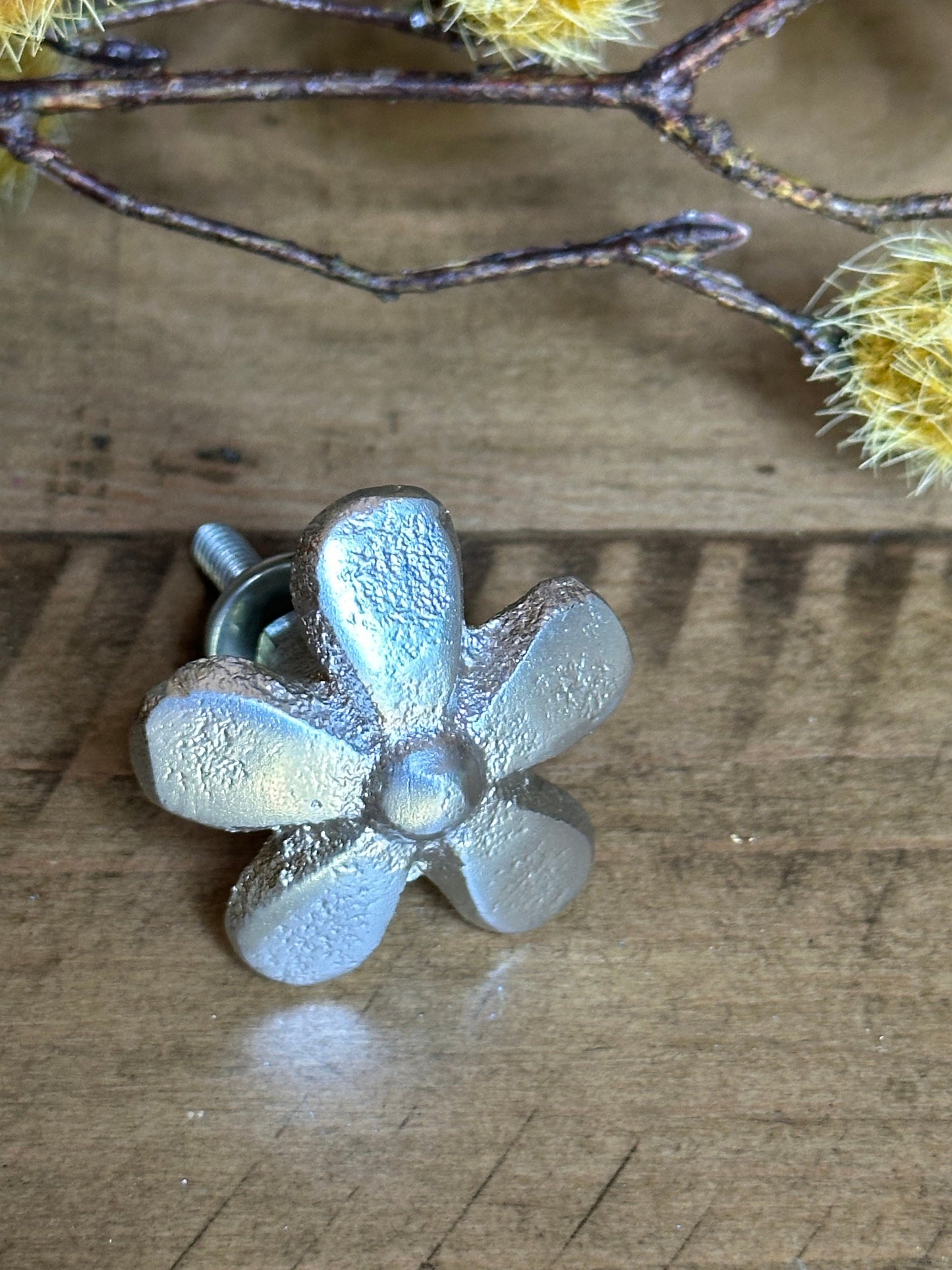 SALE/ Flower knobs /Gold Daisy metal Knob / Drawer or Desk Knobs / Dresser Drawer Pulls / Distressed White Knobs /Cabinet Handles